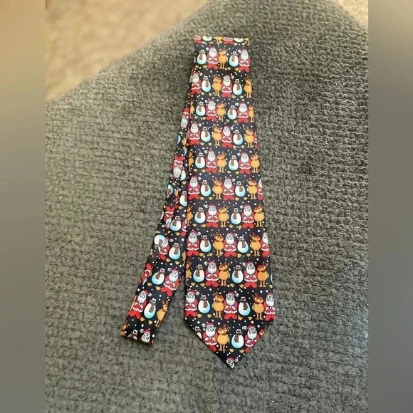 Rene Chagal Christmas tie with Santa, reindeer and snowman - Picture 1 of 9